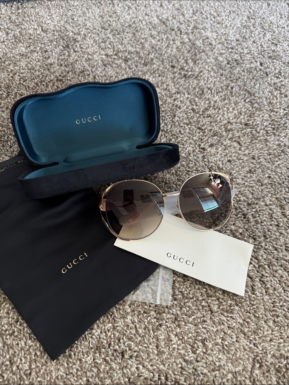 NIB Gucci GG0225S gold metal oversized GG logo sunglasses retails $605 - Picture 2 of 9